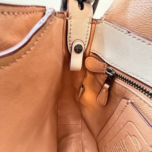 🤍 Bone Coach Glovetanned Leather Saddle Bag – Limited Edition - Picture 11 of 16